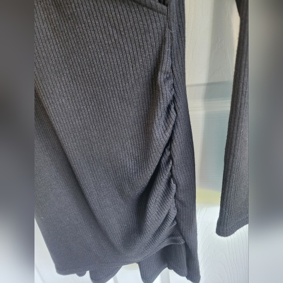 Forever 21 Black Ribbed Surplice Sweater Dress Size Large NWT - Picture 4 of 6
